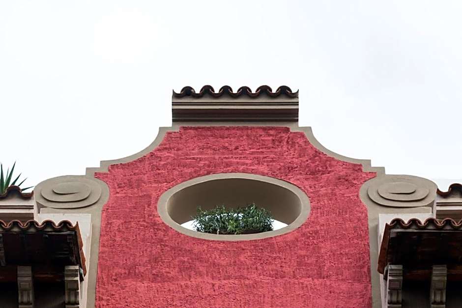 200 ROOMS & TERRACE