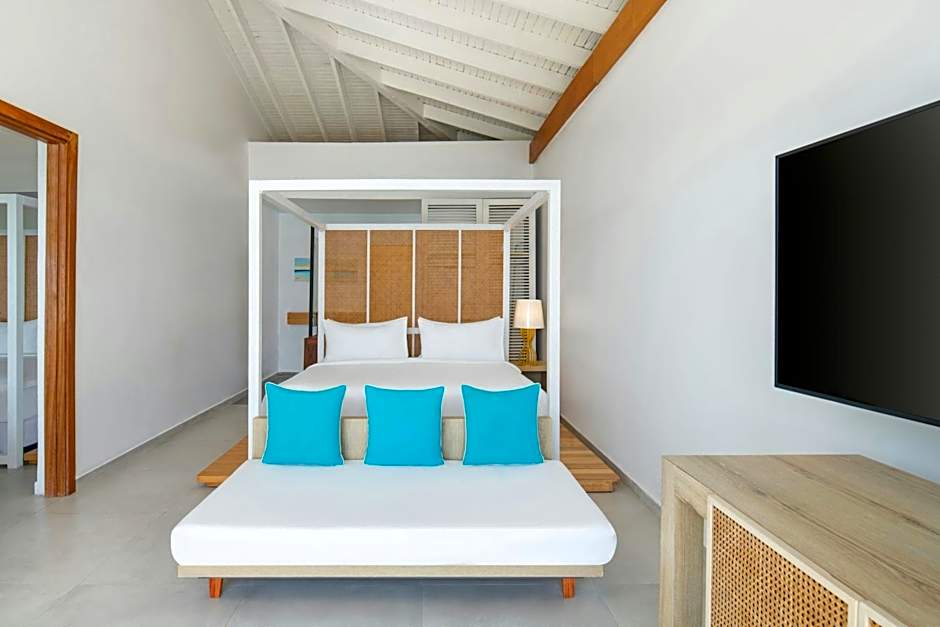 Le Mersenne Zanzibar, Autograph Collection