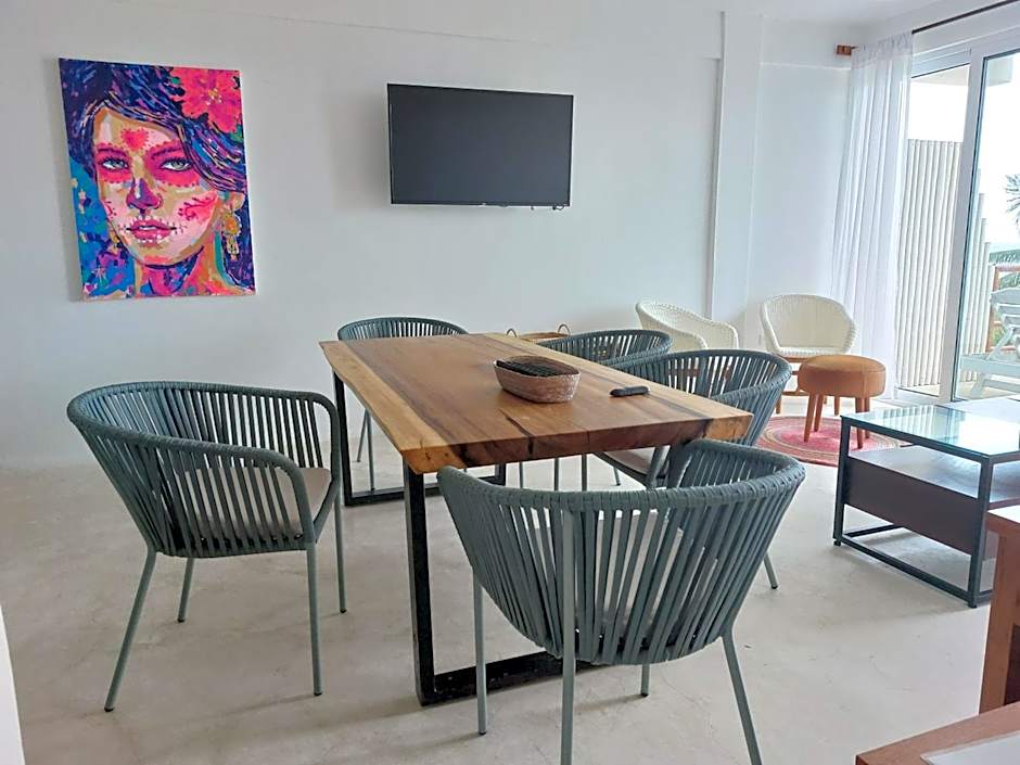 Noah Beach Hotel & Suites