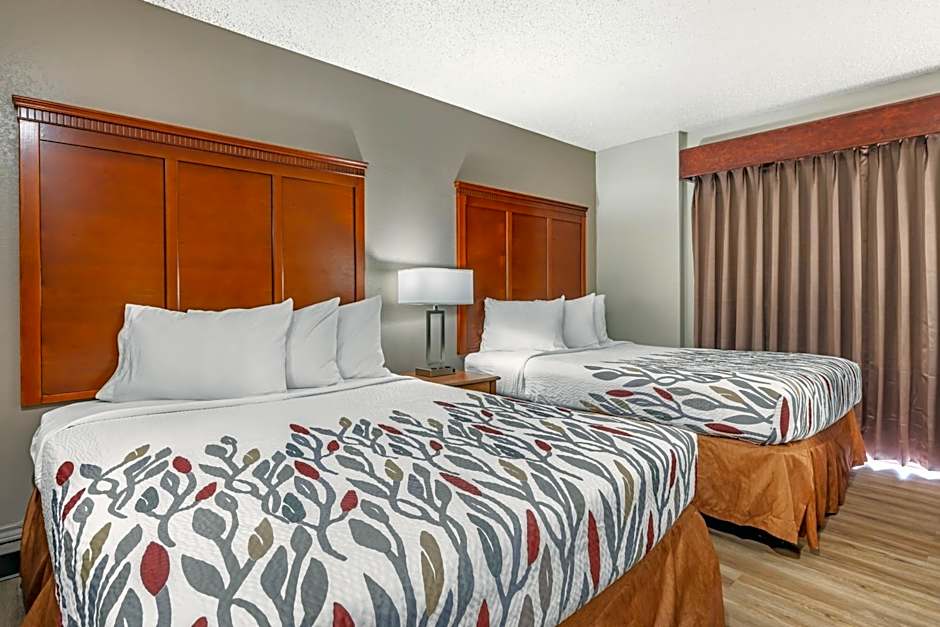 Red Roof Inn & Suites Sulphur Springs