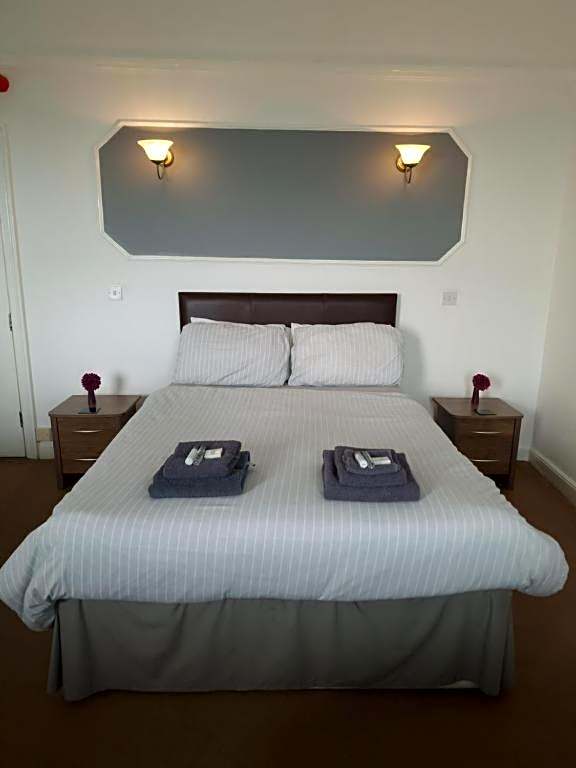 Highlander Hotel