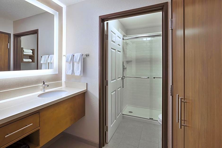 Staybridge Suites Columbia-Highway 63 & I-70 By IHG