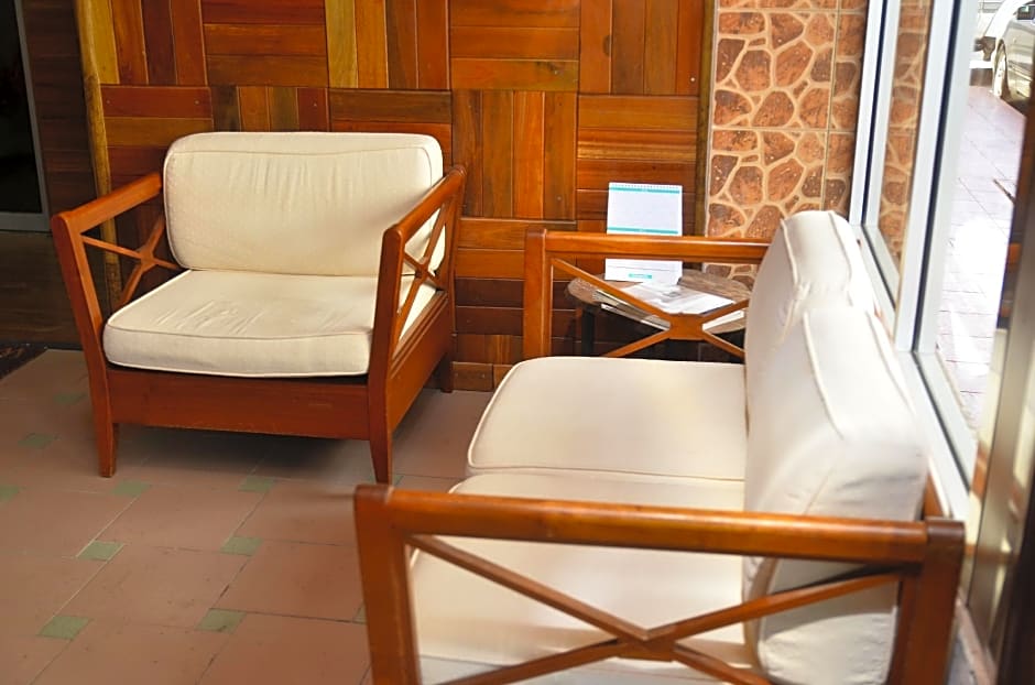 OYO 210 Hotel Five 2
