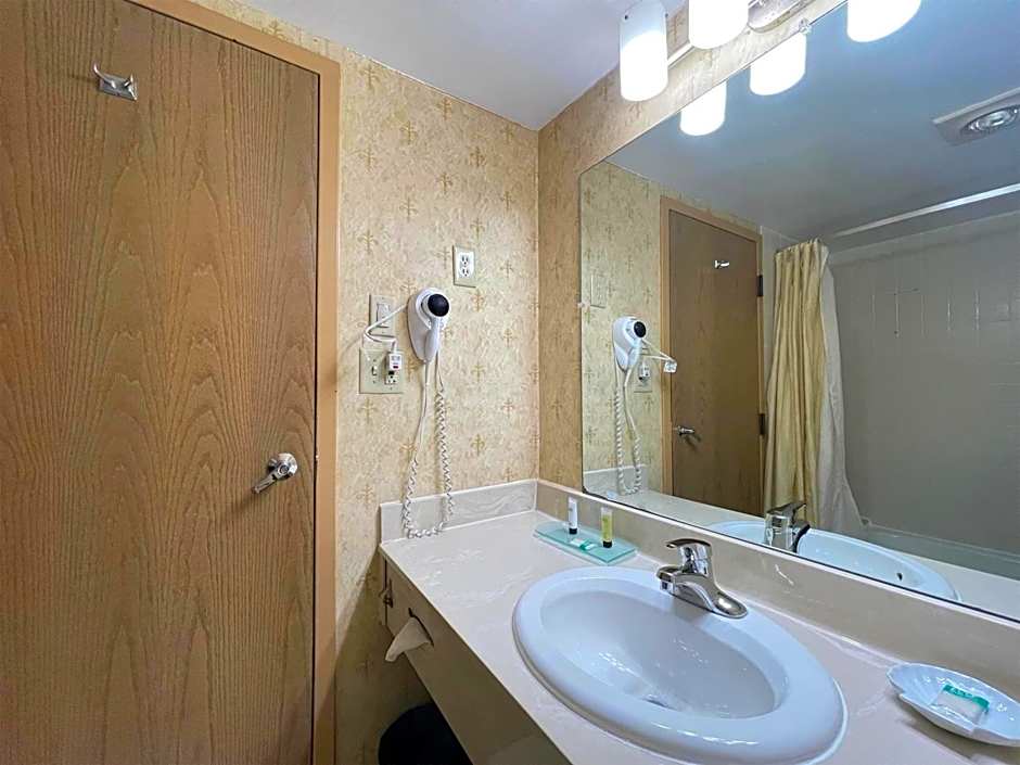 Chateau Hotel and Conference Center