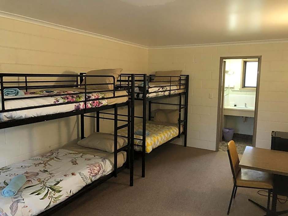 Green Gables Motel in Warburton