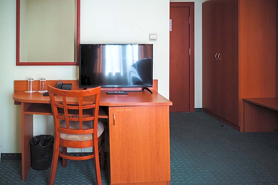 Dionis Hotel