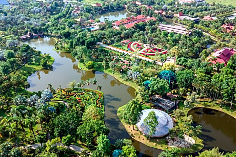 Horizon Village & Resort