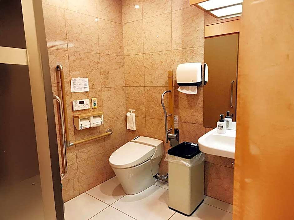 Toyoko Inn Yokohama Tsurumi-Eki Higashi-Guchi