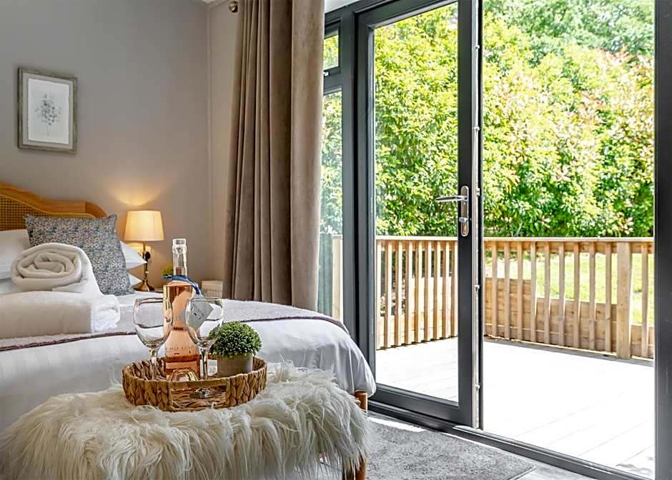 Charlesworth Lodges