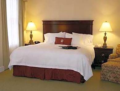 King Room with King Bed - Non-Smoking