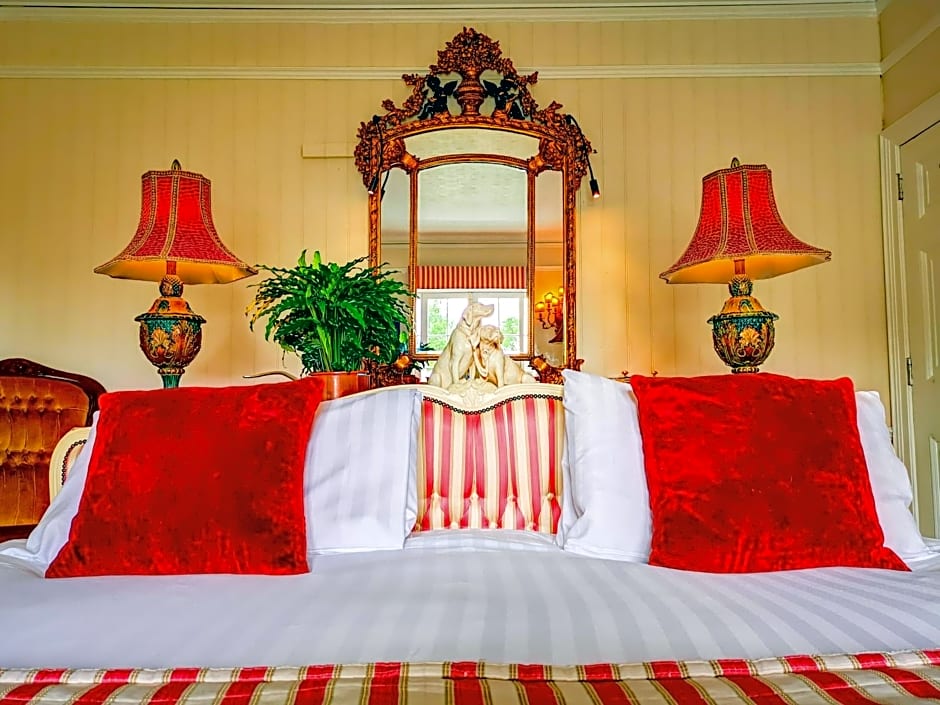 Cedar House Boutique B&B