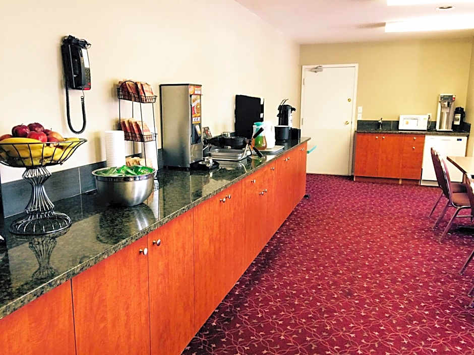 Super 8 by Wyndham West Kelowna BC