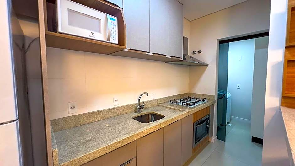 Recanto dos Girassóis 203 - Excelente apartamento 2 quartos em prédio com piscina - à 200m do mar - (Consultar serviços de roupa de cama e banho)