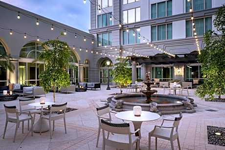 Renaissance by Marriott Tampa International Plaza Hotel