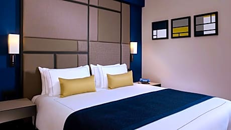 Executive Family Room (2 adults + 2 children)