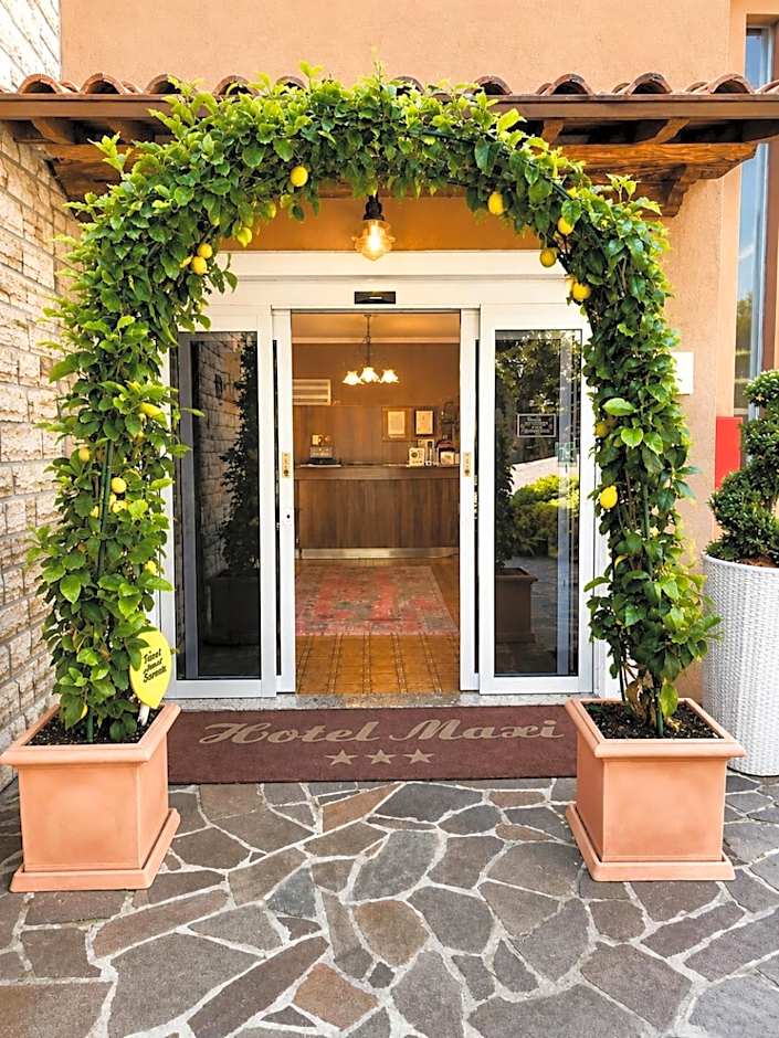 Residence Hotel Maxi