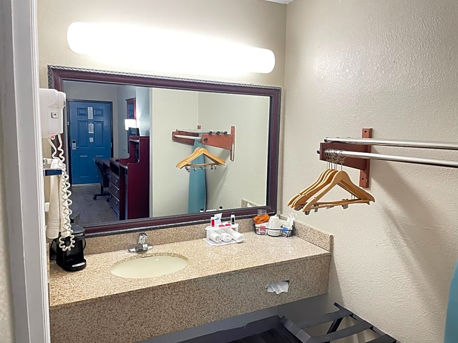 Baymont Inn & Suites