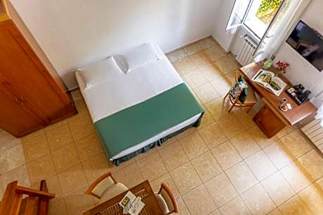Economy Quadruple Room
