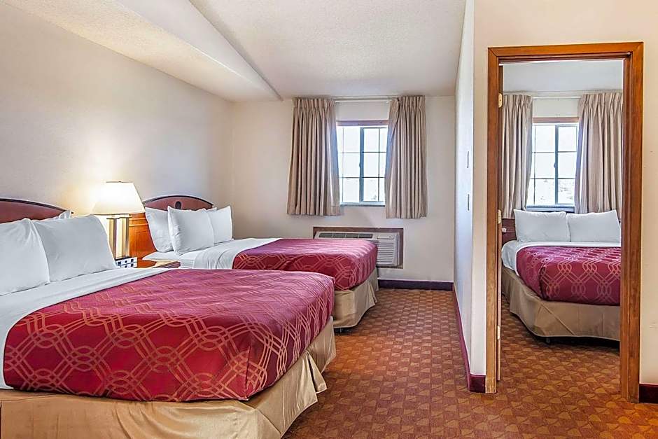 Econo Lodge Inn & Suites Madras