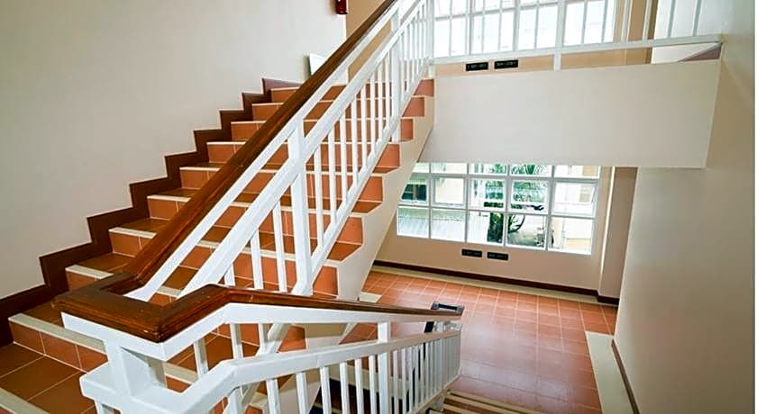 Takanta Place Aparthotel