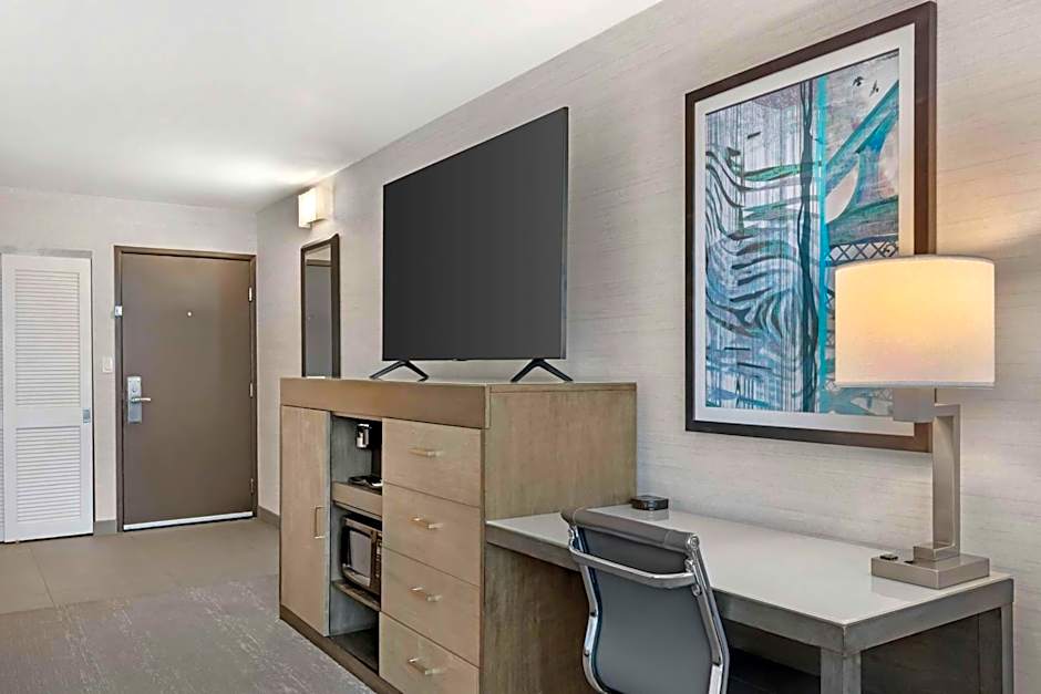Best Western Plus Agate Beach Inn