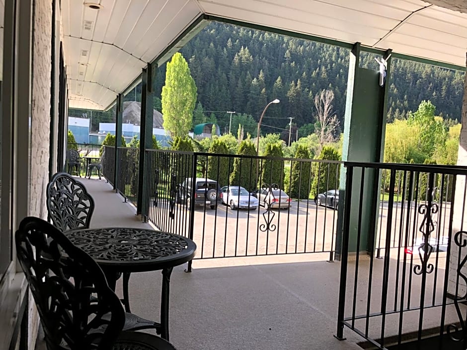 Chase Country Inn
