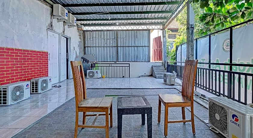 OYO Life 92877 Hotel Rainbow 7296