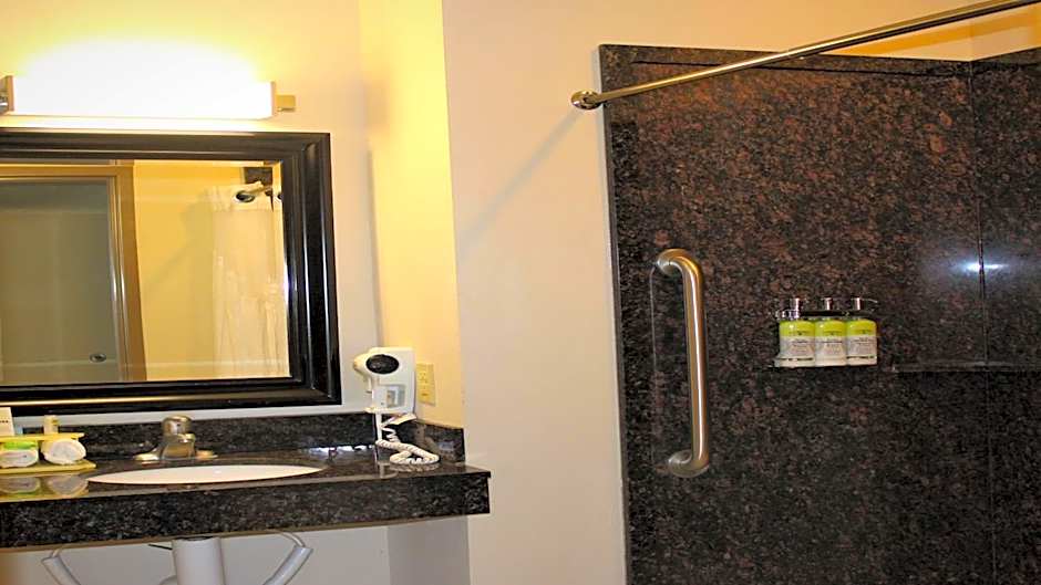 Holiday Inn Express Hotels & Suites Rockingham West By IHG