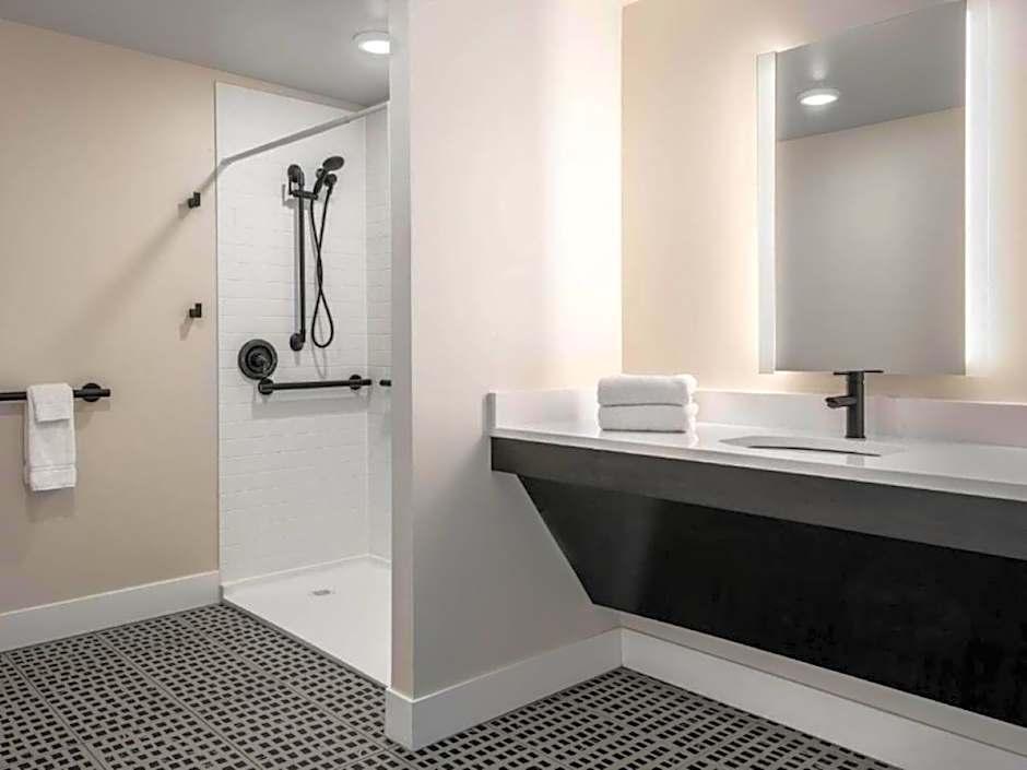 Holiday Inn Express St. Louis Central West End By IHG