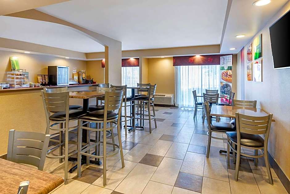 Quality Inn Falconer - Jamestown