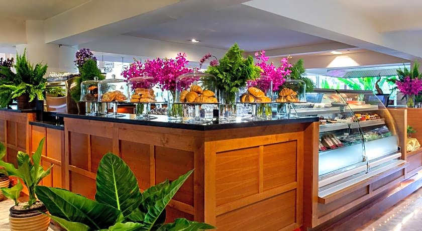 Ramada Plaza by Wyndham Bangkok Menam Riverside