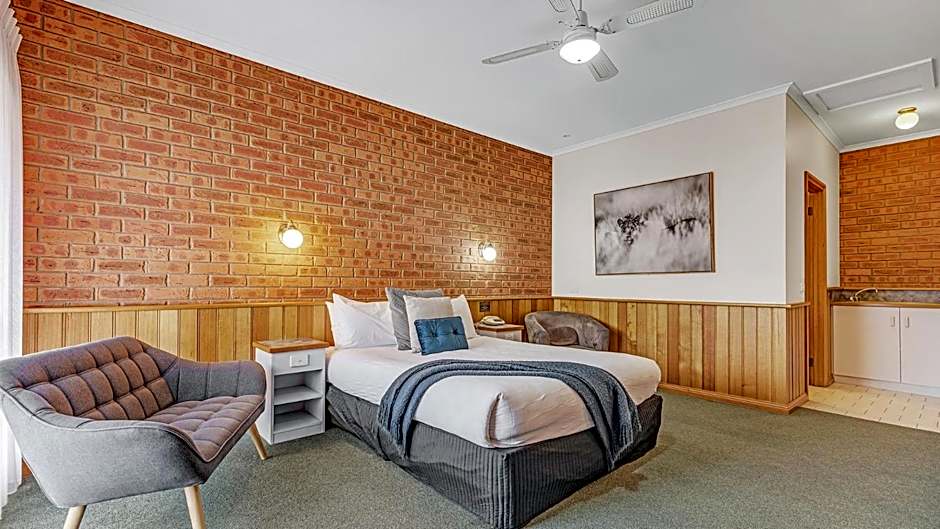 Golden River Motor Inn