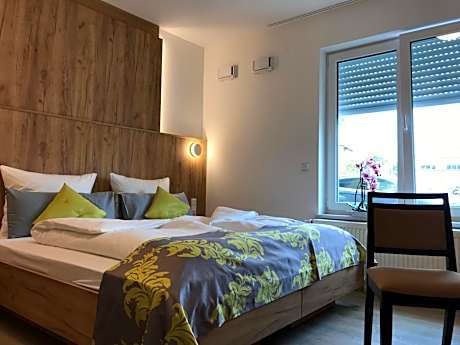 Double or Twin Room with Shower