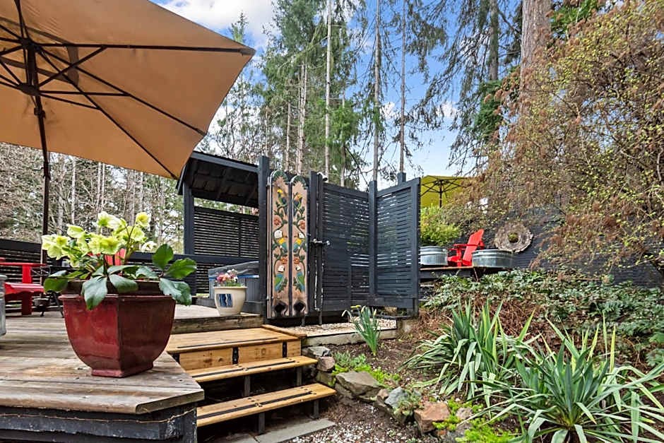 Salt Spring Carriage House B&B