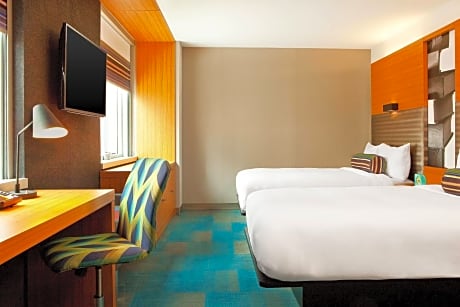 Aloft Queen Room with Two Queen Beds and City View
