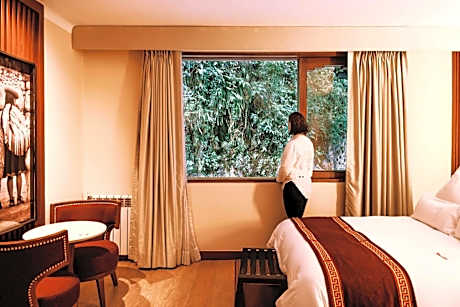 Queen Room with Garden View