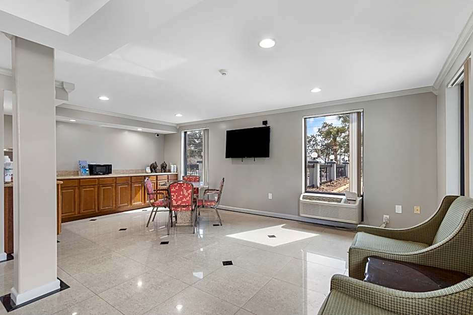 Regency Inn Near Boardwalk & Hurlburt Field