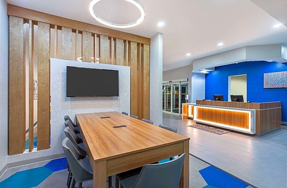 Microtel Inn and Suites by Wyndham