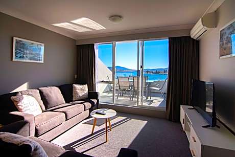 Horizons Lake Jindabyne