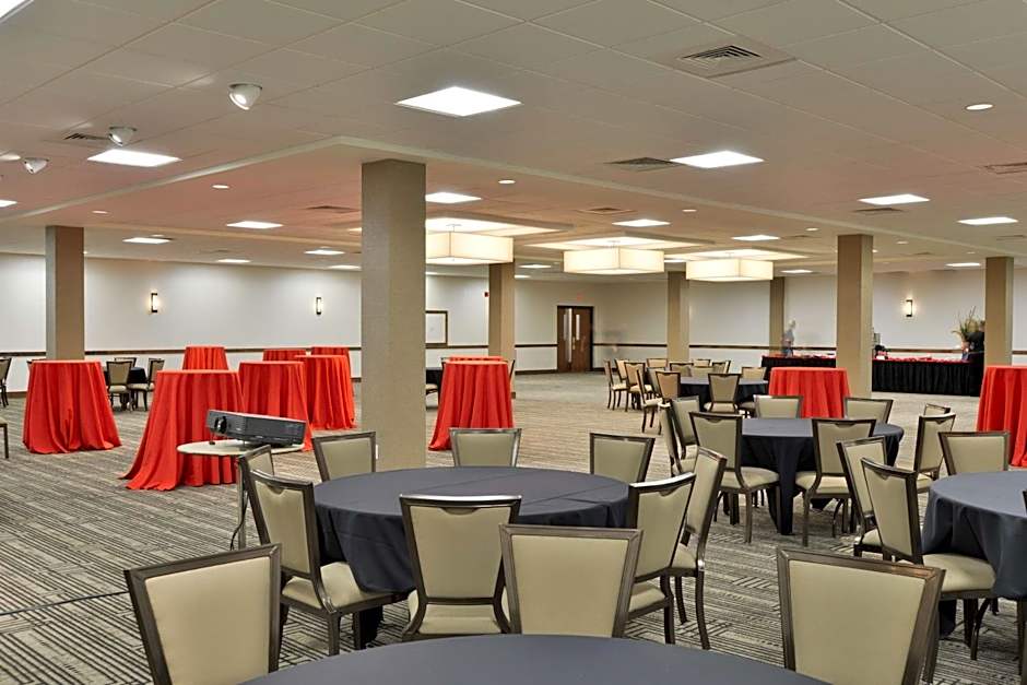 The Lismore Hotel Eau Claire - a DoubleTree by Hilton