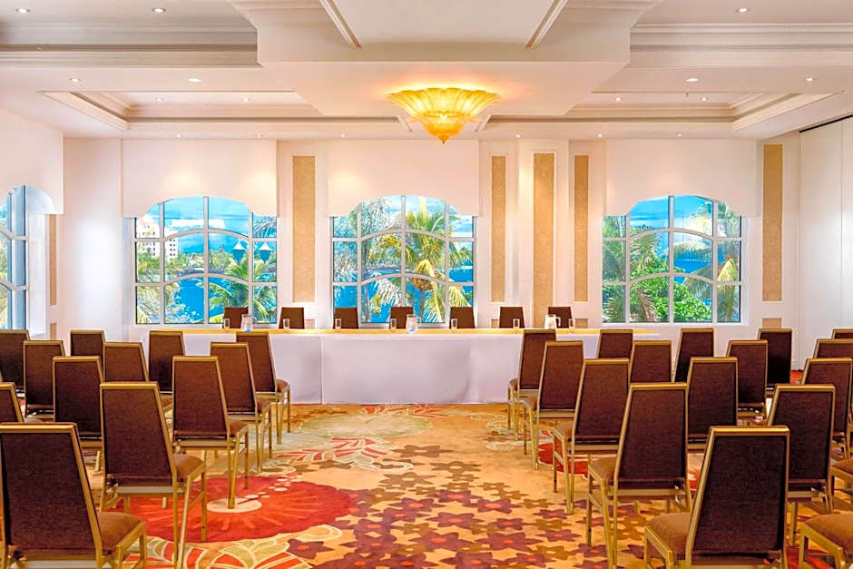 Sheraton Samoa Aggie Grey's Hotel & Bungalows