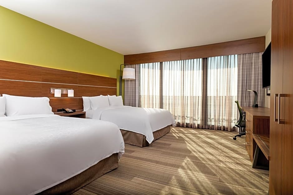 Holiday Inn Express & Suites Santa Ana - Orange County
