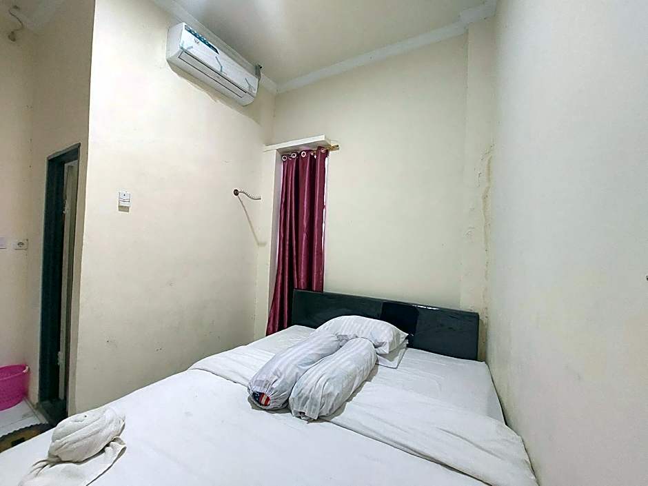 OYO 93332 Kharis Home Stay