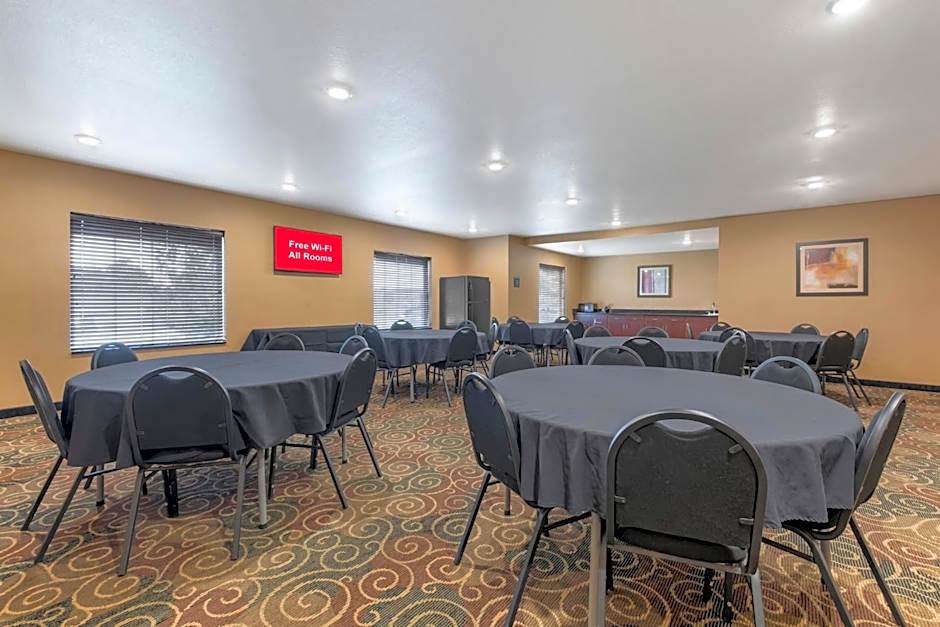 Red Roof Inn Charlestown