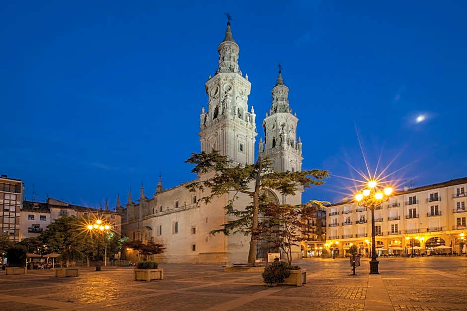 Winederful Hostel & Café