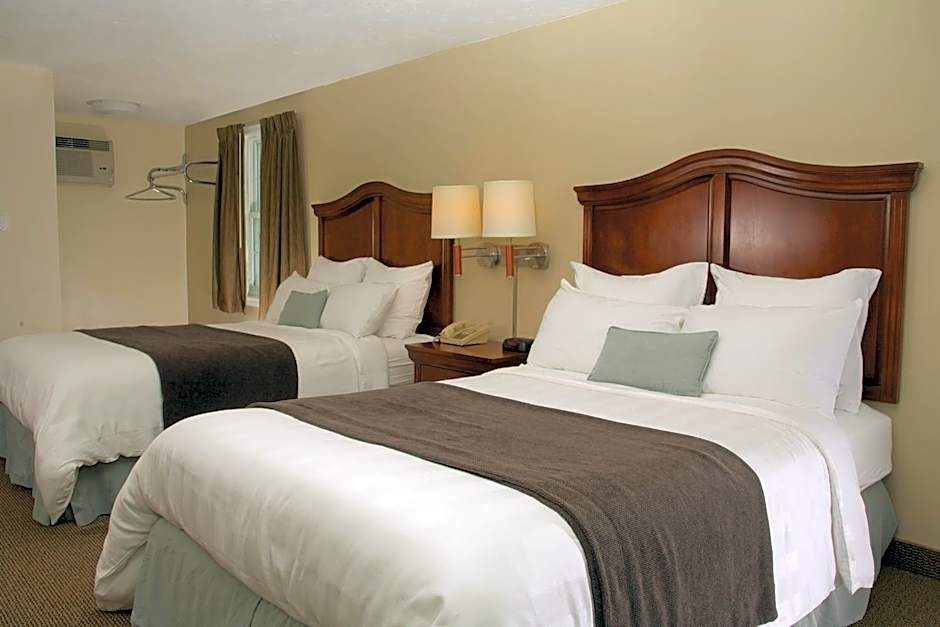 Holiday Hill Inn & Suites