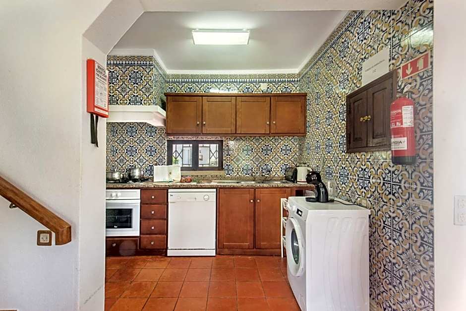 Perfect Retreat Overlooking Pinhal Golf Course, Private pool, Off-street parking