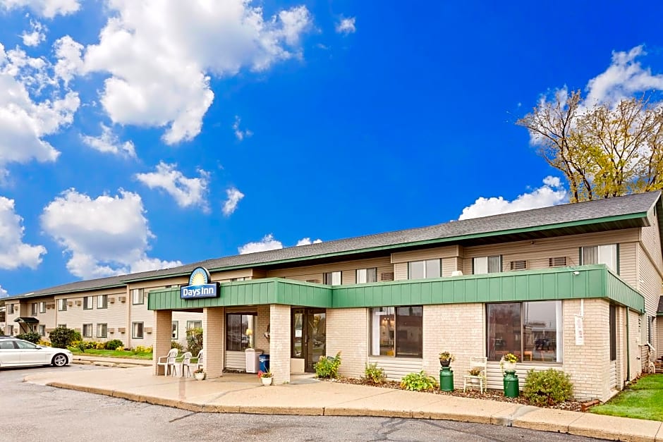 Days Inn by Wyndham Winona