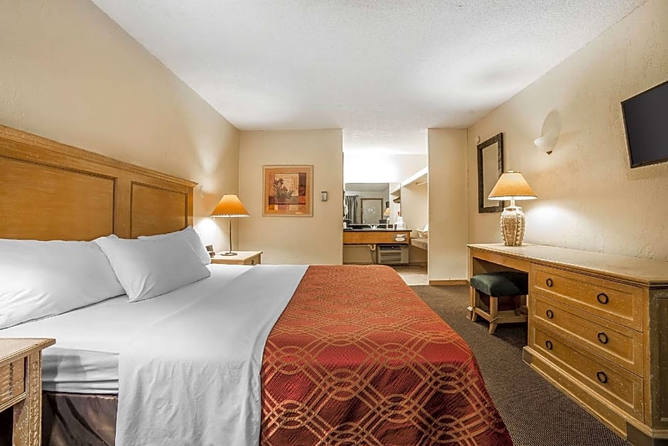 Econo Lodge Inn & Suites Kalispell - Glacier National Park Gateway