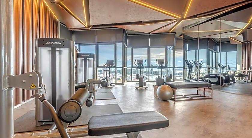 THE EDGE CENTRAL PATTAYA ??????????????????????? 